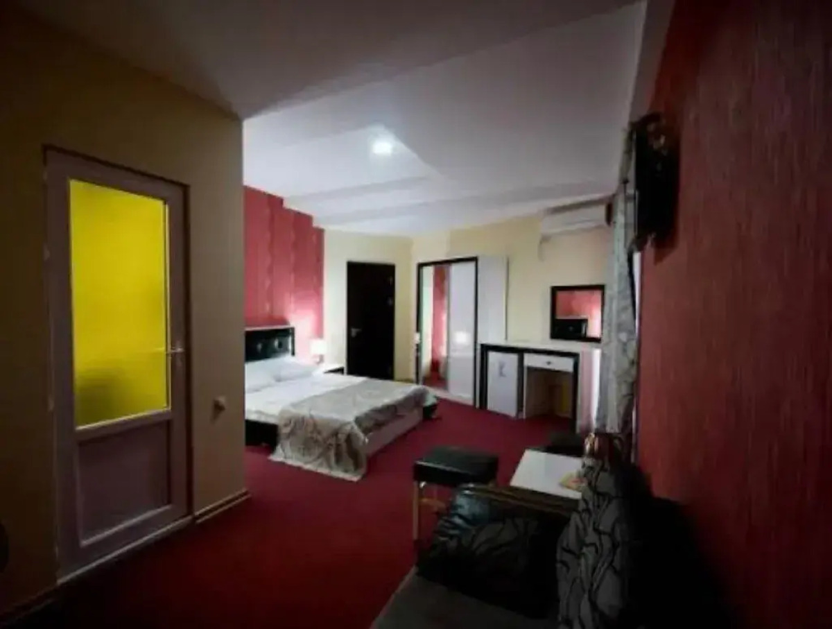 Отель Баттони