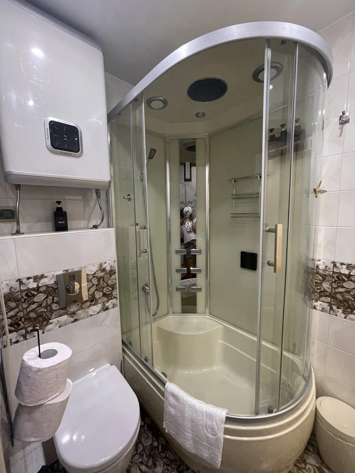 Квартира с 3 спальнями на Парнасе