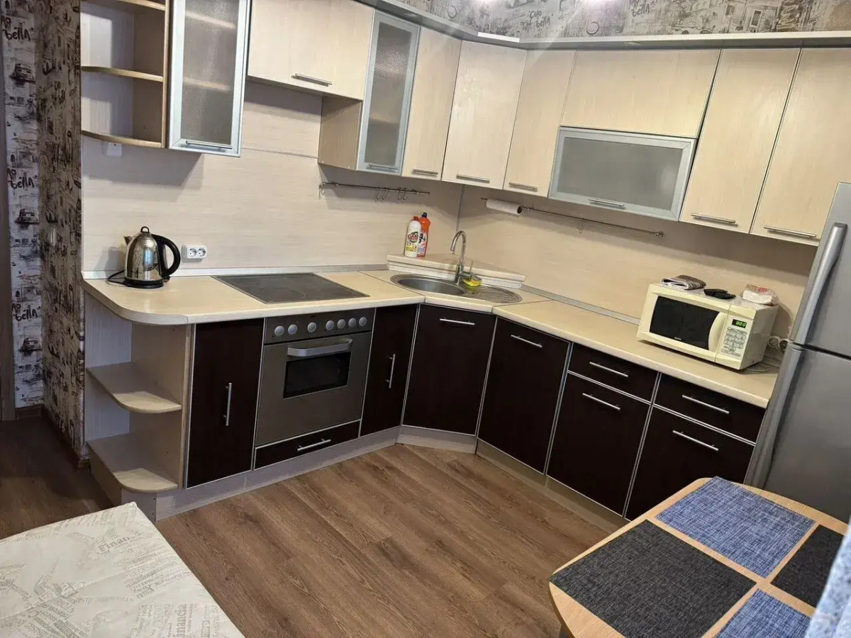 Квартира однокомнатная с видом на Волгу и стaдиoн