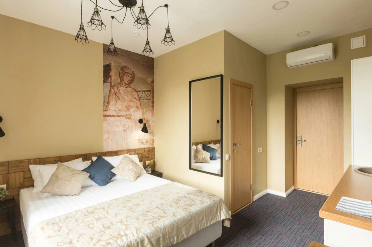 Отель София