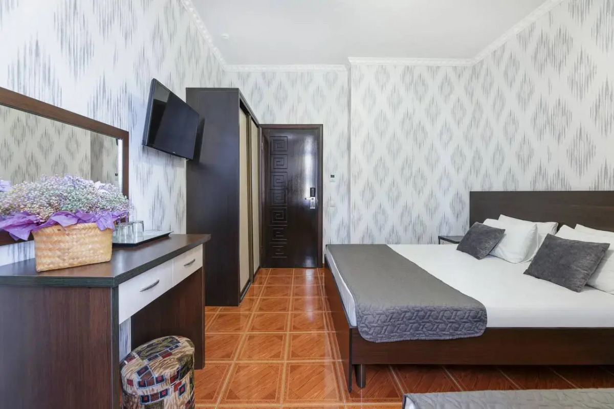 Отель Кронос