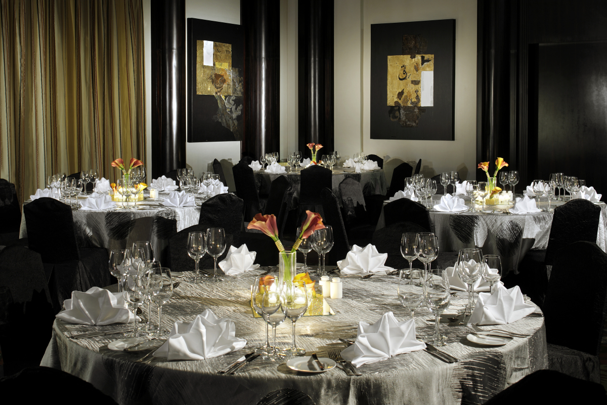 Отель Palace Downtown