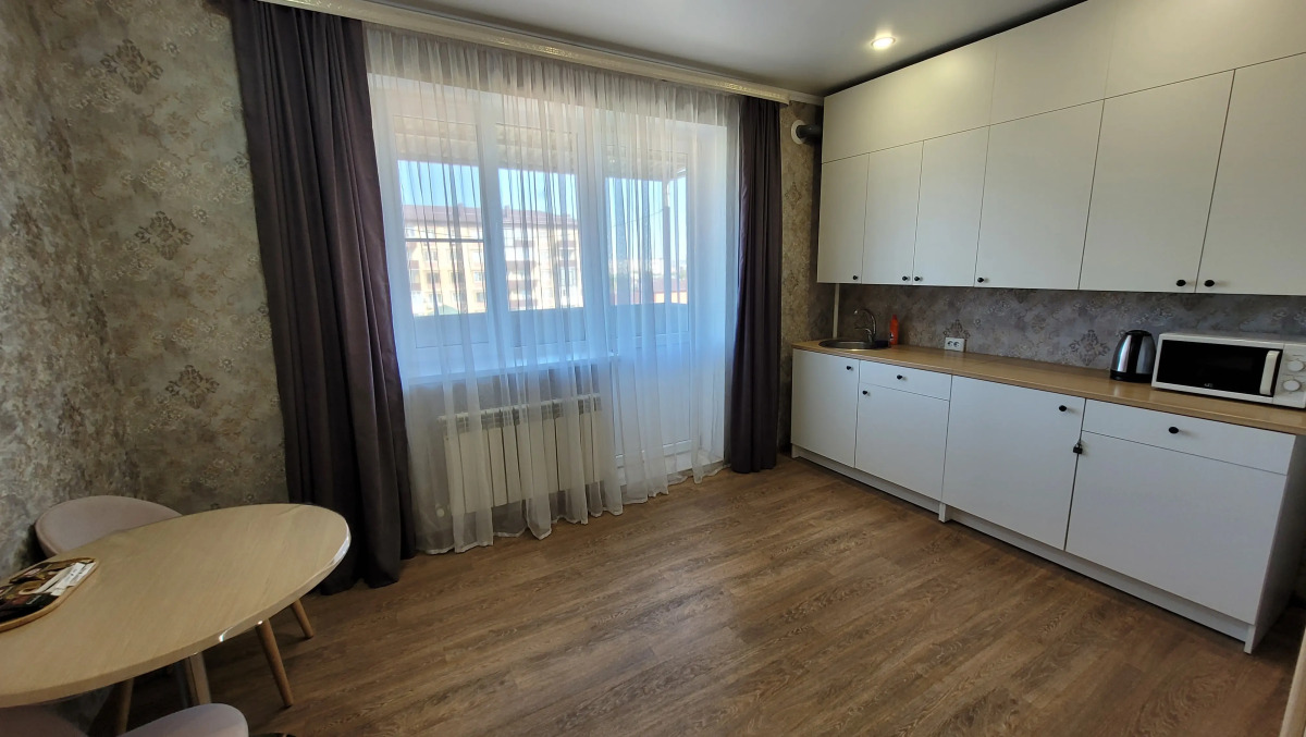 Квартира Новороссийская 87