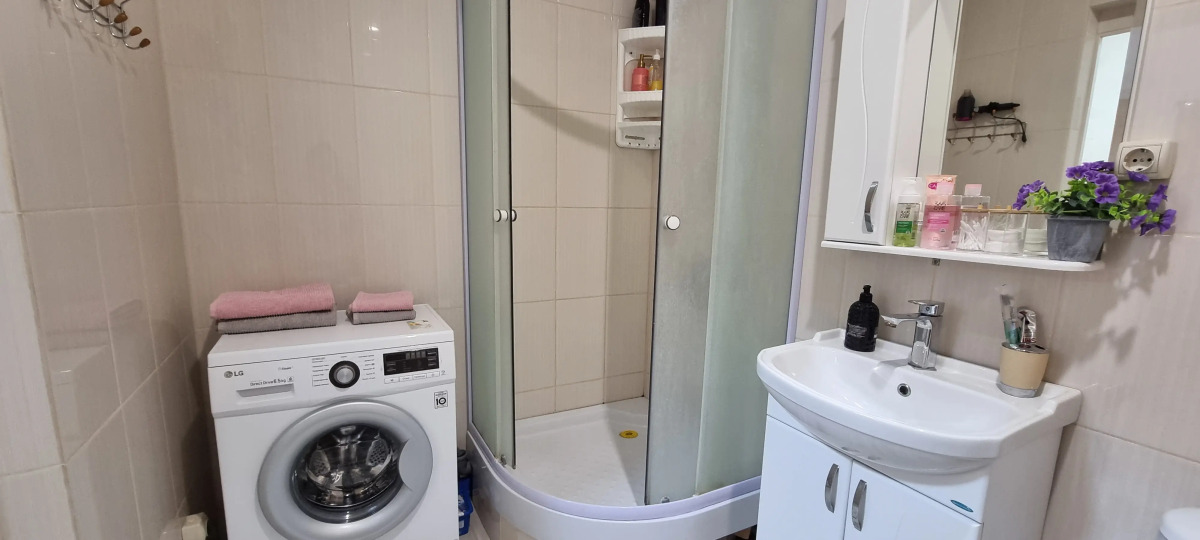 Квартира у Храма Золотая Обитель Будды Шакьямуни