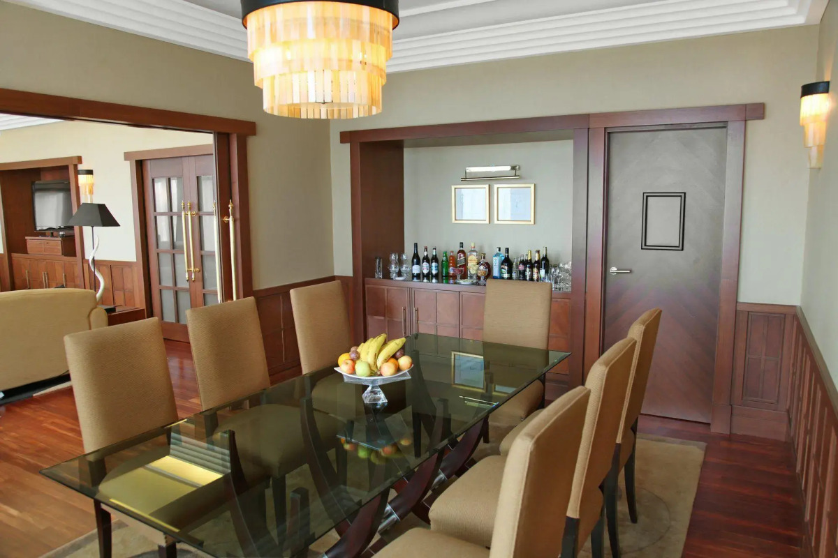 Отель Sheraton Kampala