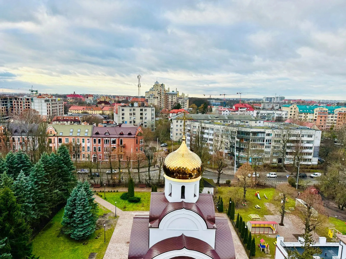 Квартира класса комфоpт плюс с красивым видом из окна в историческом центре города Амалиенау