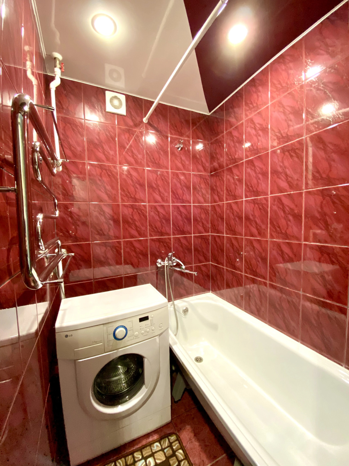 2-к квартира с евро ремонтом в самом центре города рядом СК Олимп