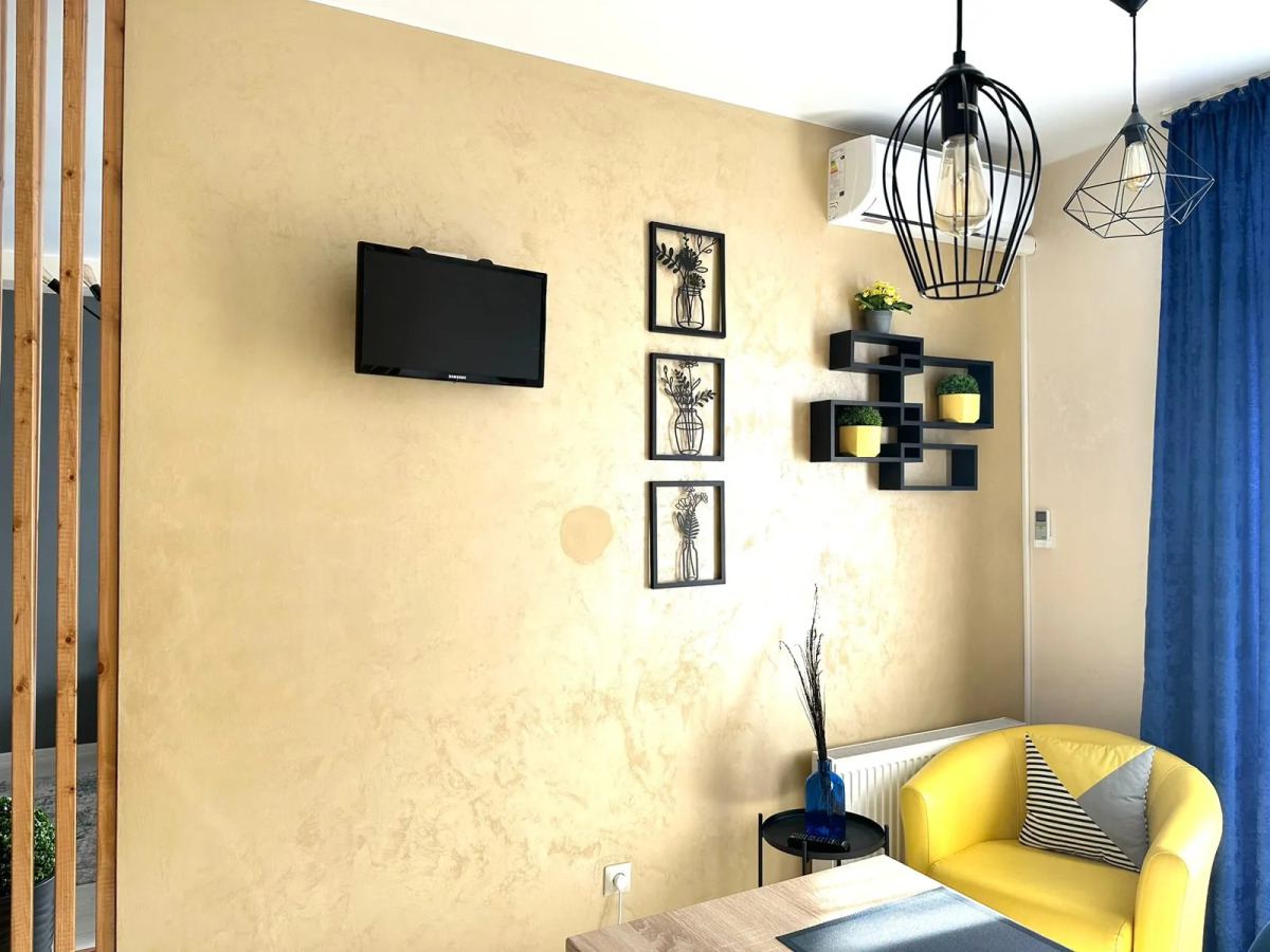 Квартира класса комфоpт плюс с красивым видом из окна в историческом центре города Амалиенау