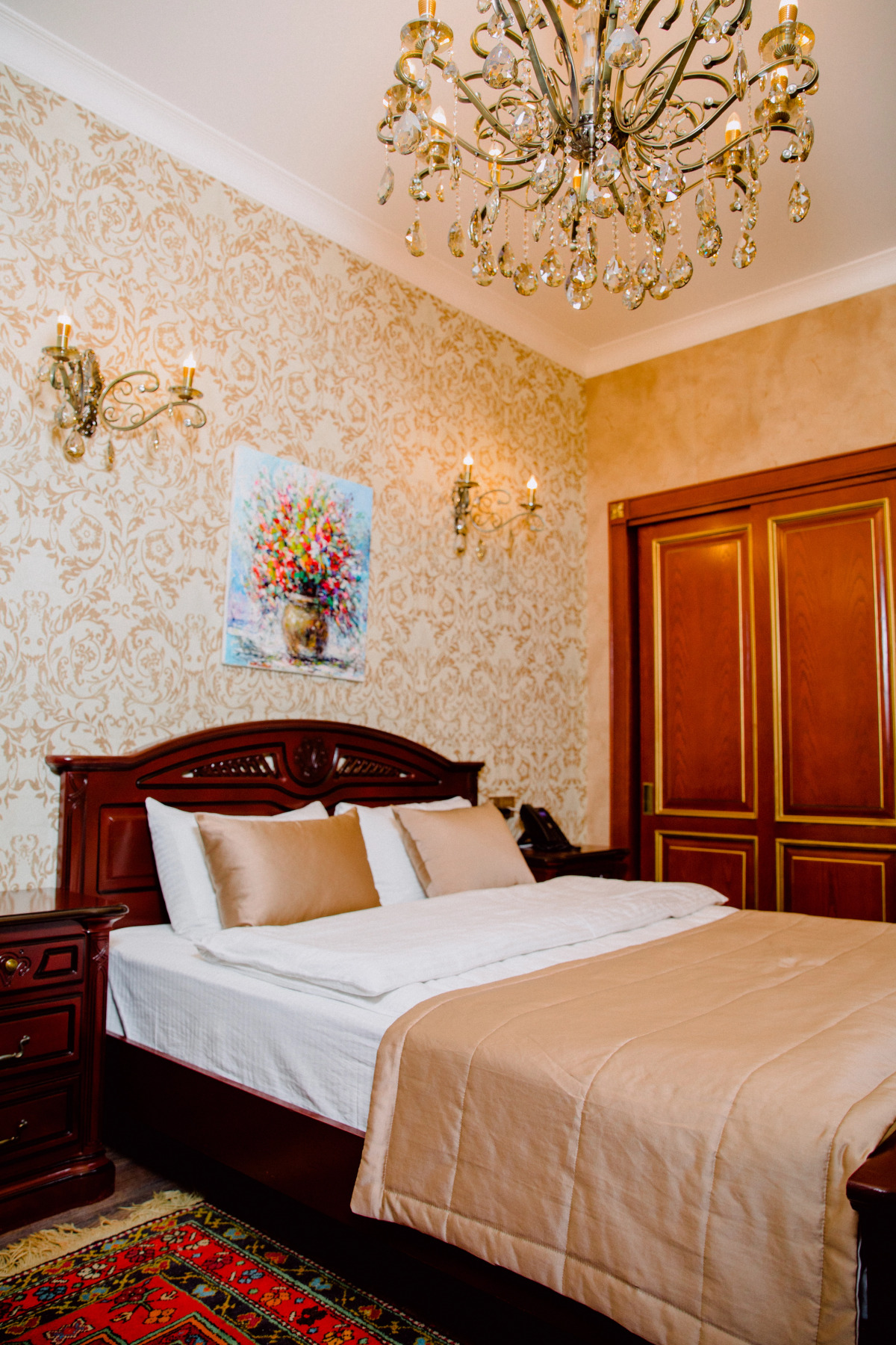 Royal Antique Boutique Hotel