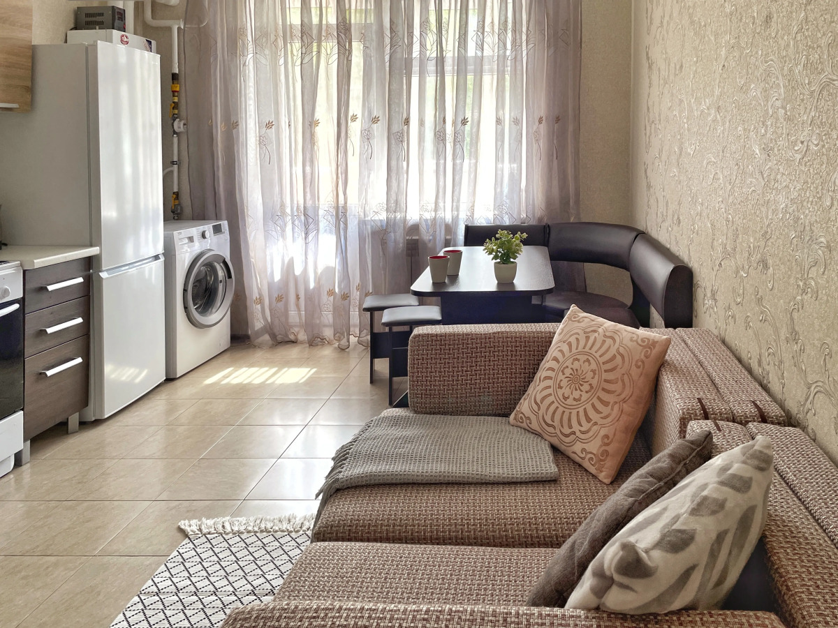 Двухкомнатные Апартаменты Люкс  на 9 человек в курортной зоне Ессентуков