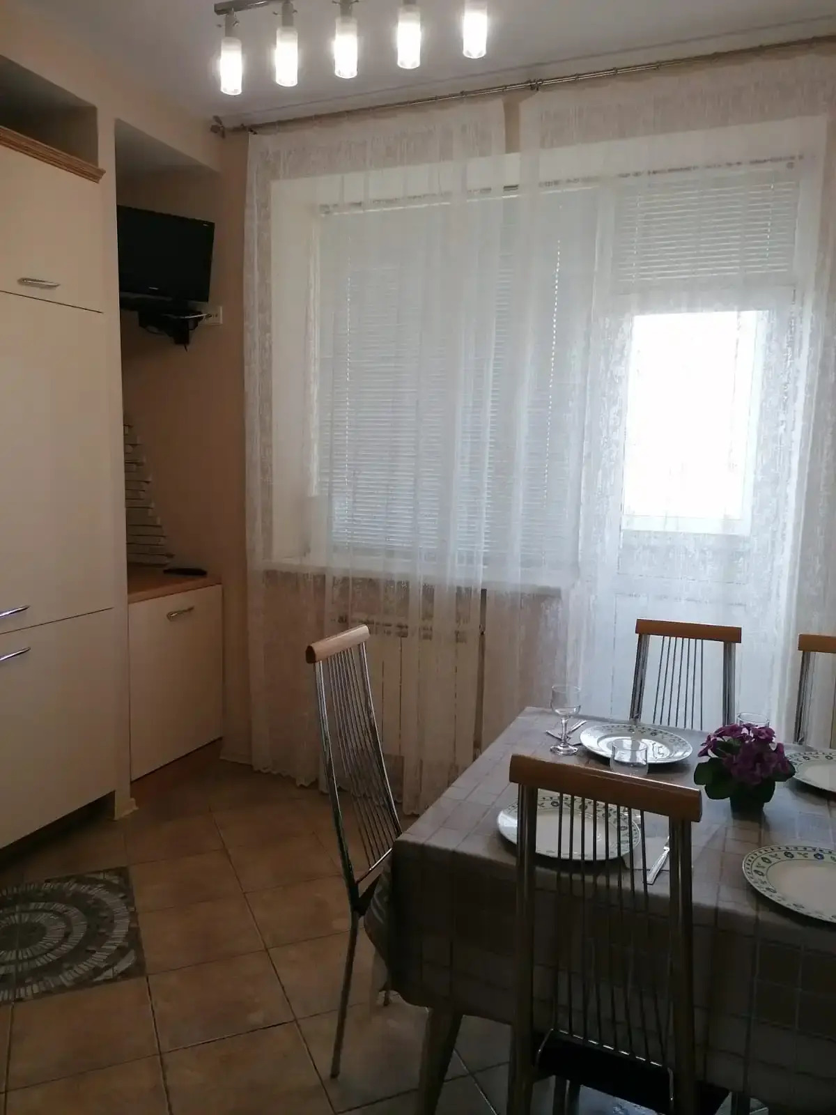 Трёхкомнатные апартаменты на Маршала Чуйкова