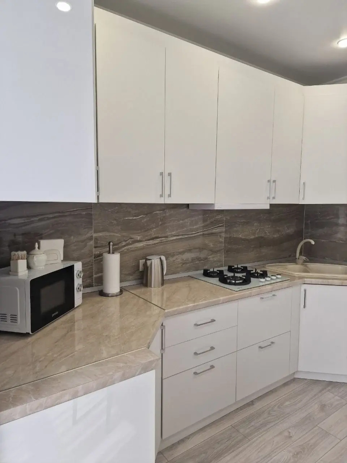 Квартира Flatirini с панорамными окнами в ЖК Весна