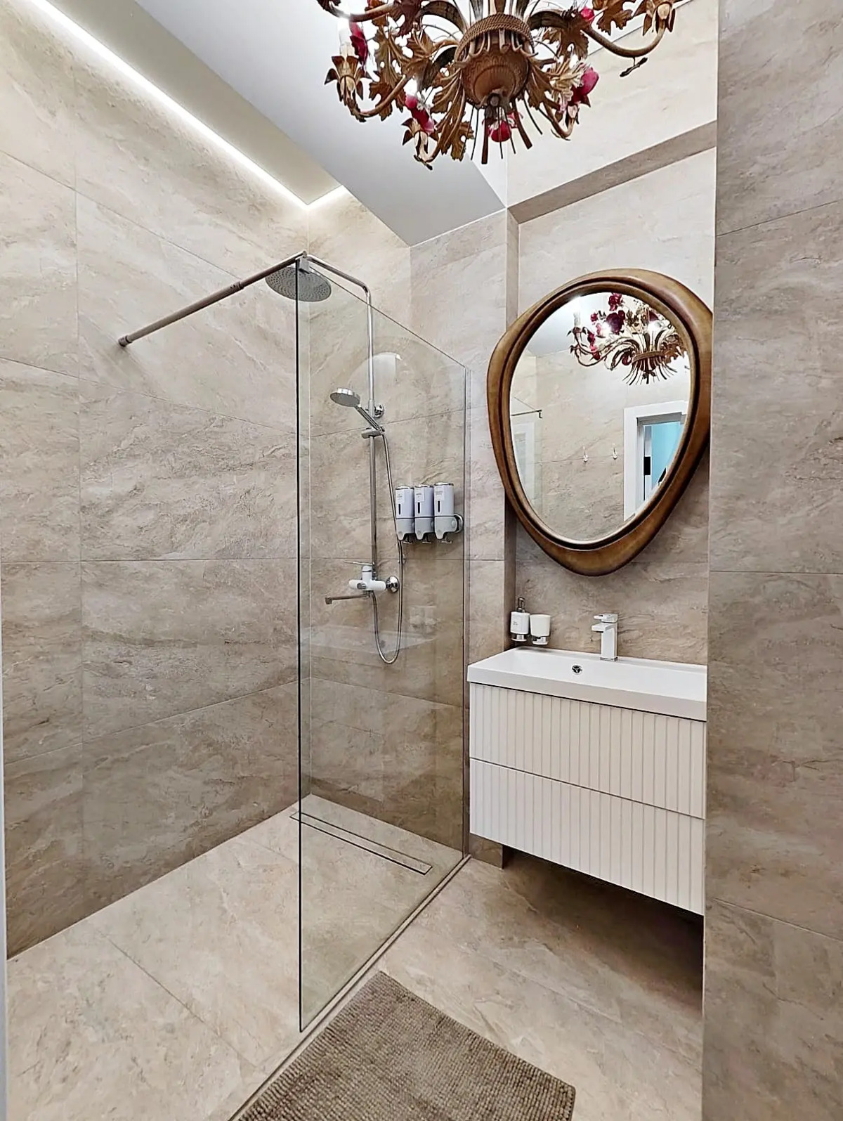 Апартаменты на Декабристов 5