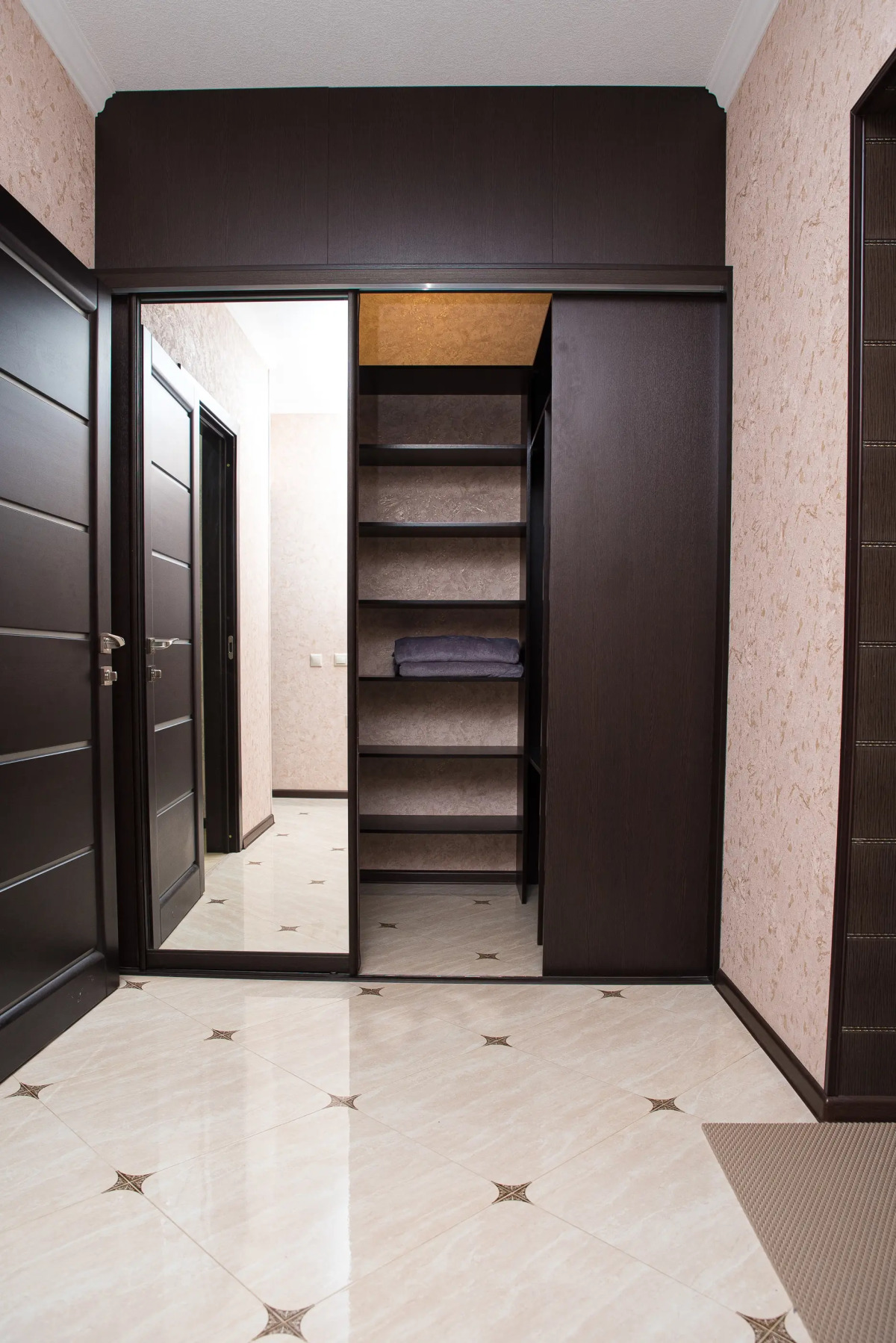 Квартира Роскошная с новым ремонтом в центре рядом с ЖД вокзалом