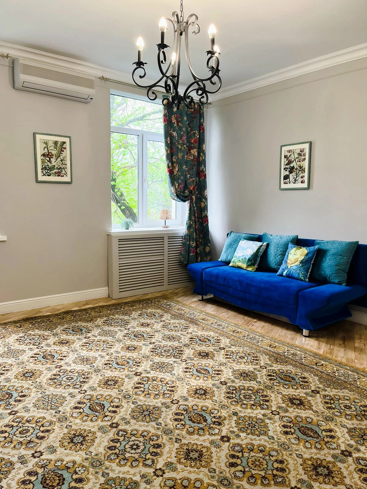 Квартира M.O.O.N APARTMENTS  Толе би Тулебаева кв 8 Центр