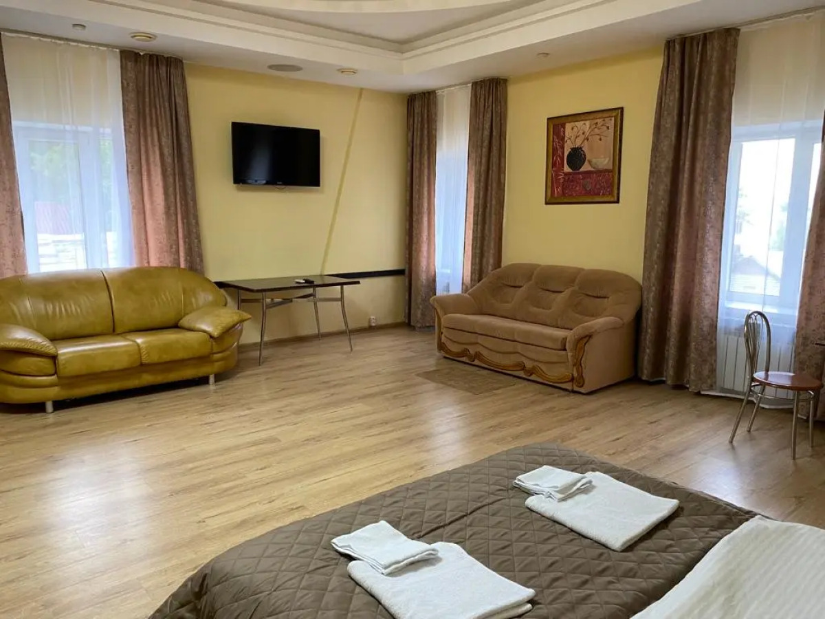 Отель Империал