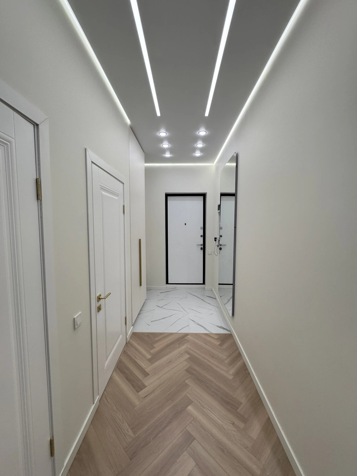 Квартира 700 возле метро с развитой инфраструктурой