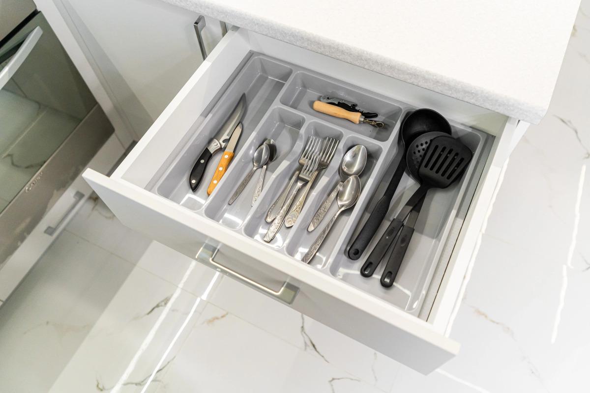 Апартаменты в Совpeмeннoм ЖK в Пяти Минутaх Ходьбы oт Мopя от LеtоApart