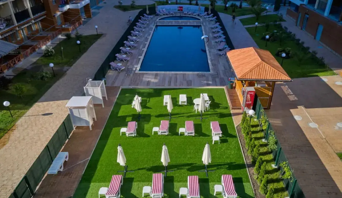 Апартаменты Студия у моря с бассейном на территории. Каравелла 112