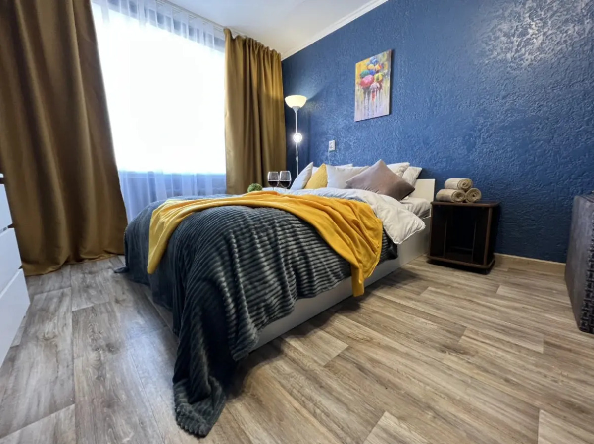 Квартира на Красном проспекте, 70