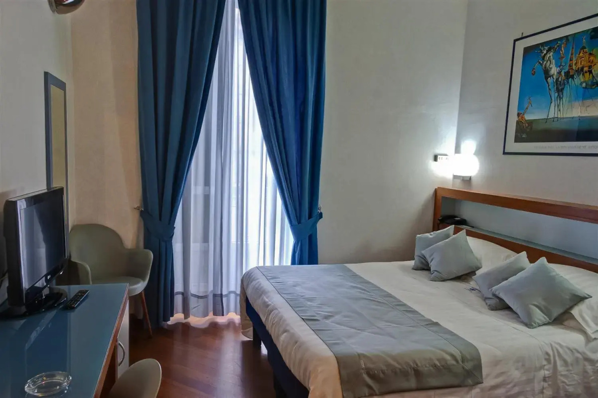 Отель Best Western Plus Hotel Plaza Napoli