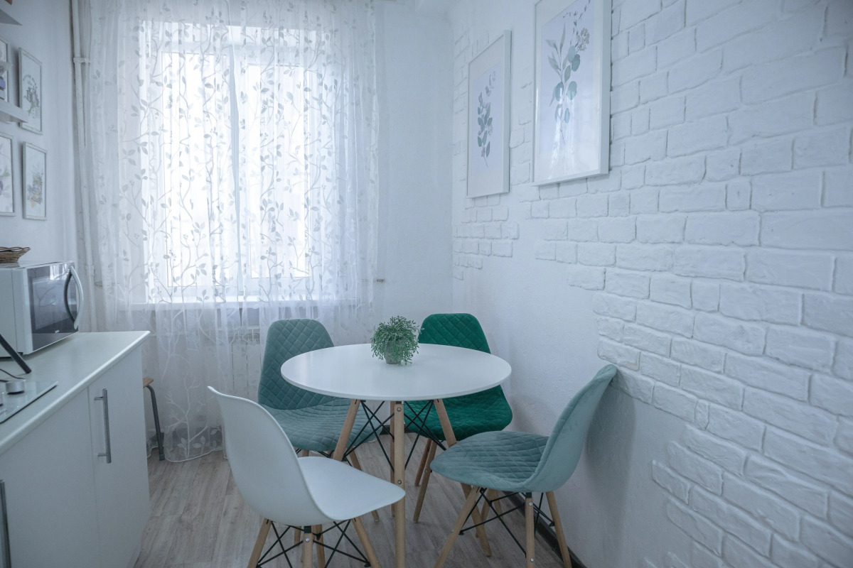 Апартаменты Атмосферные на набережной в доме с колоннами Ловец Снов 1