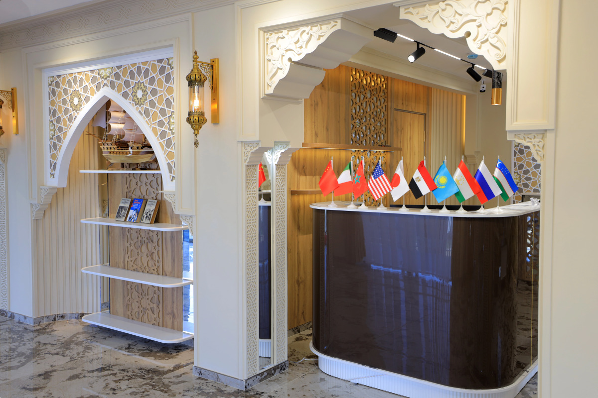 Отель AMIR PLAZA