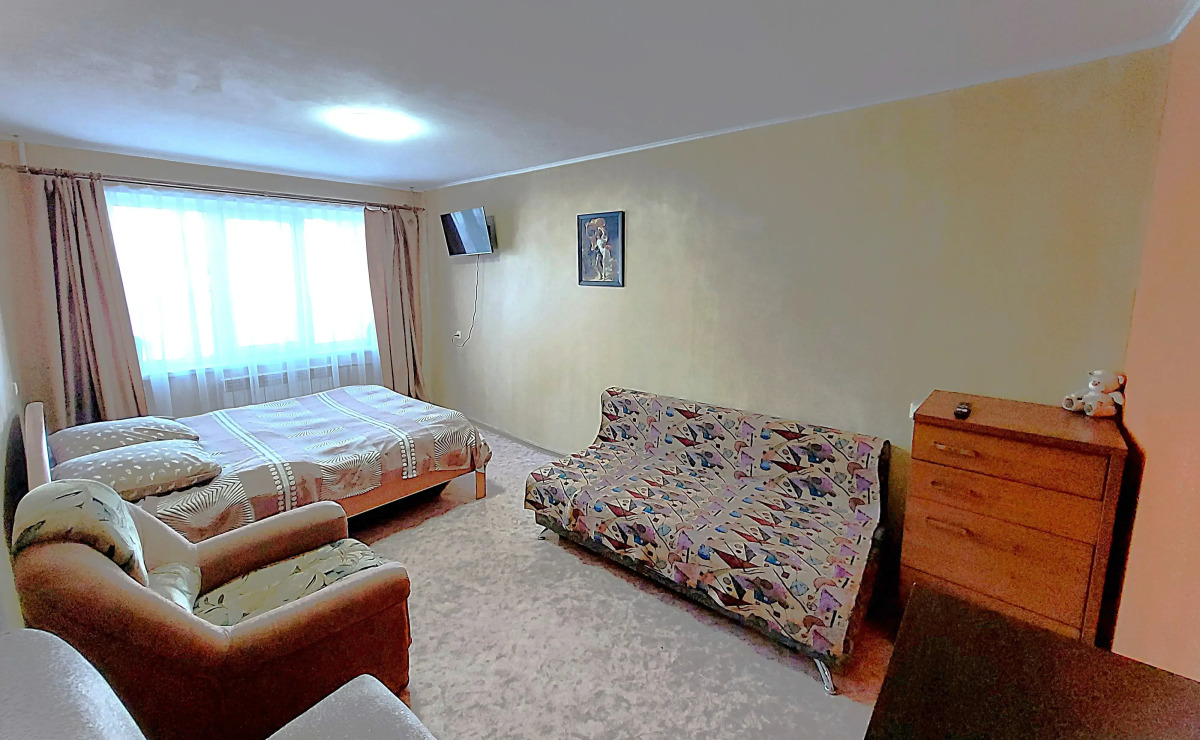 Квартира трёхкомнатная просторная (вместимость до 11 чел.) с изолированными комнатами в центре города