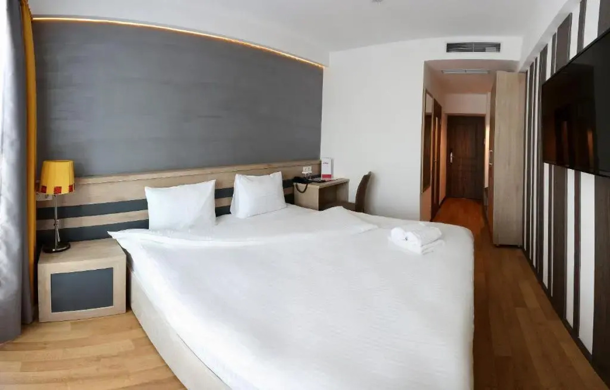 Отель Астра