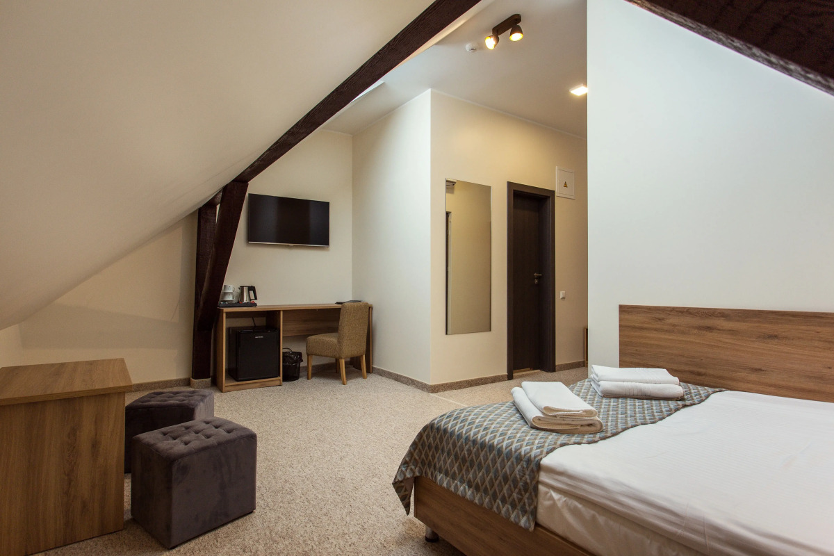 Отель Old Town Trio