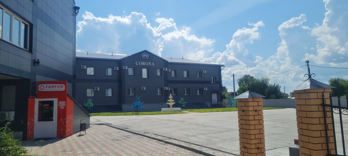 Отель Корона