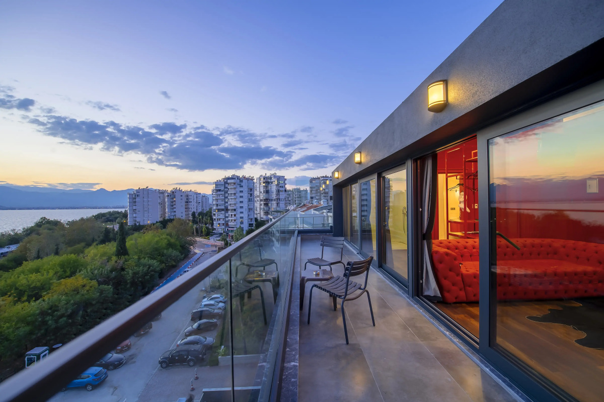 Отель Lucky Monkey