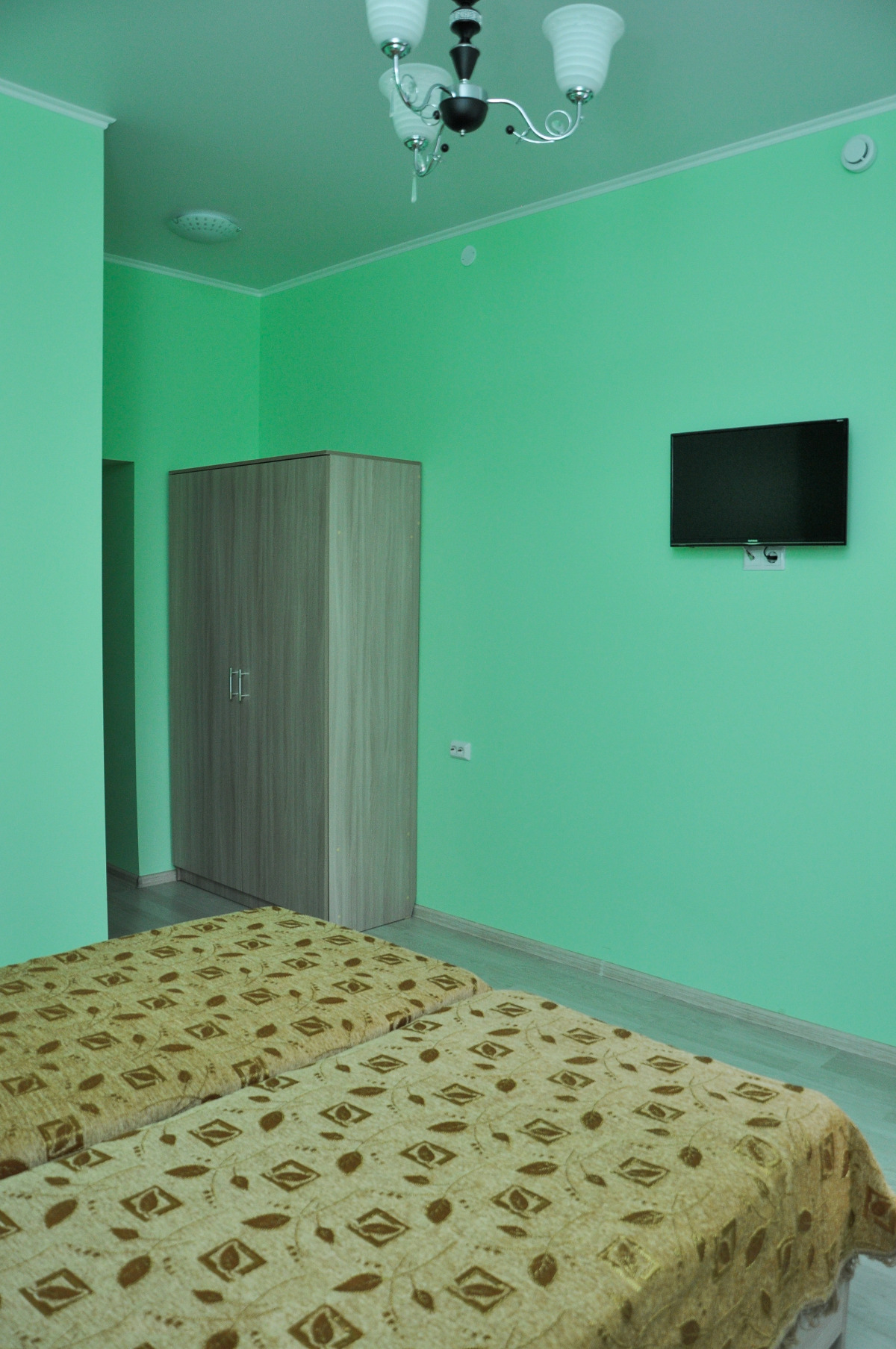 Отель Радужная