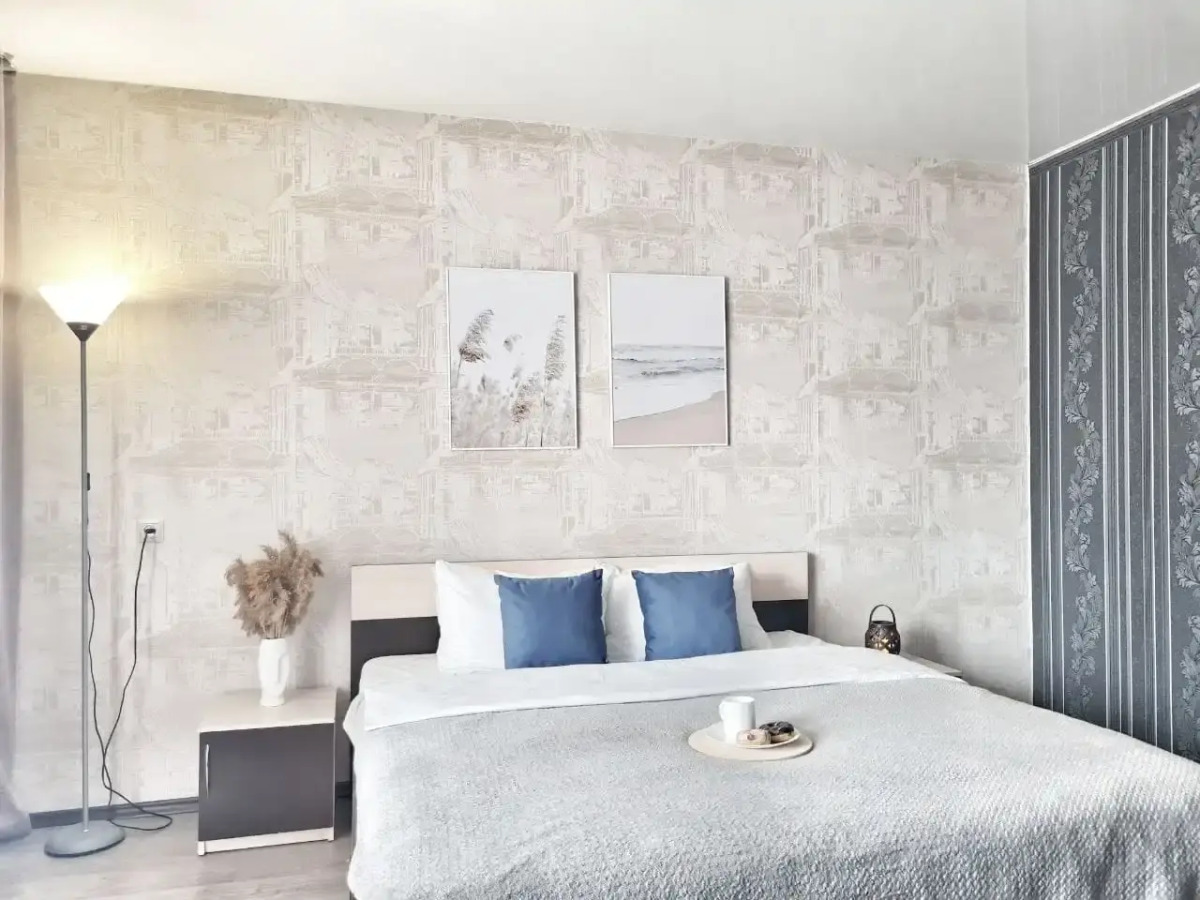 Апартаменты на Салютной, 21