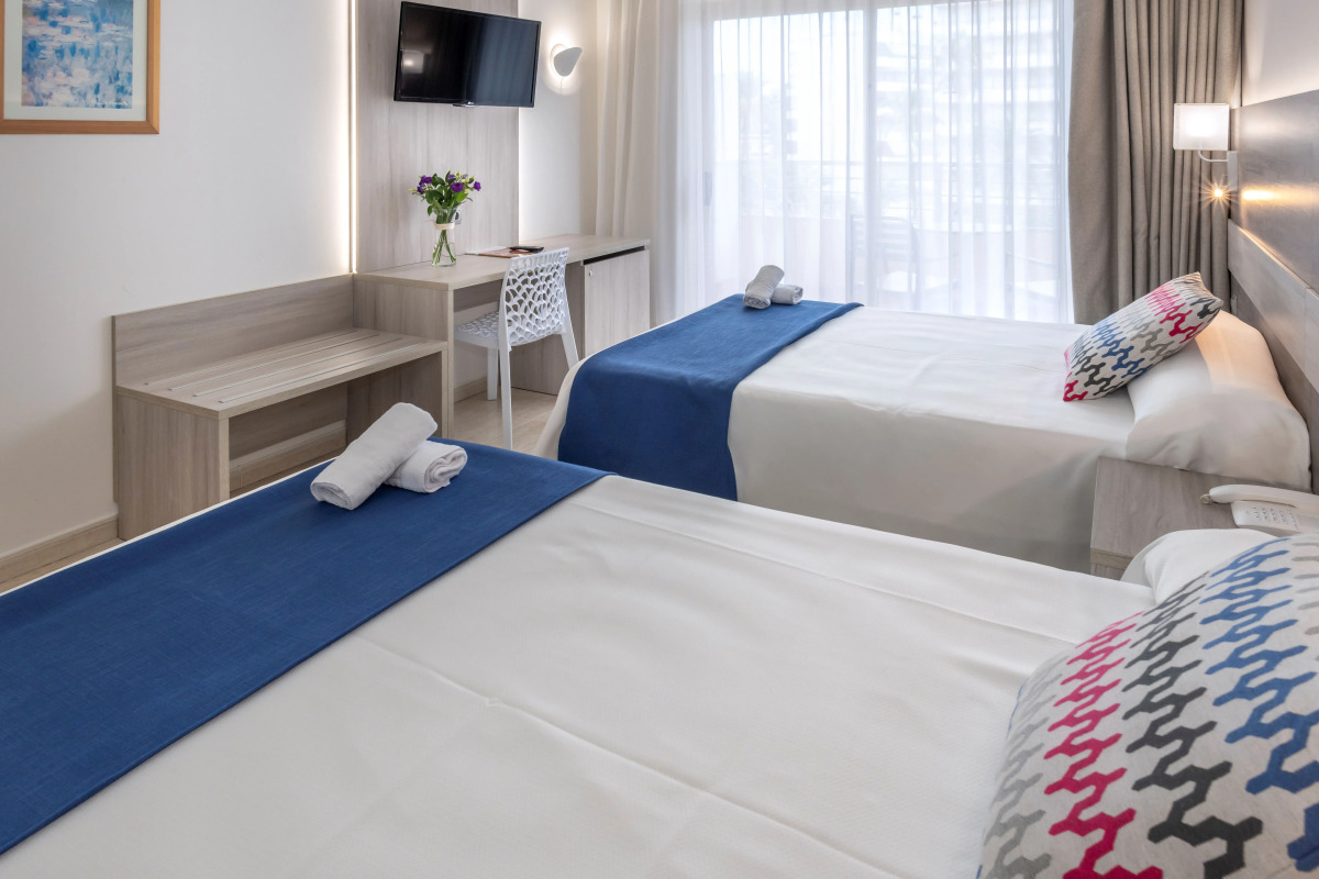 Отель 4R Gran Regina