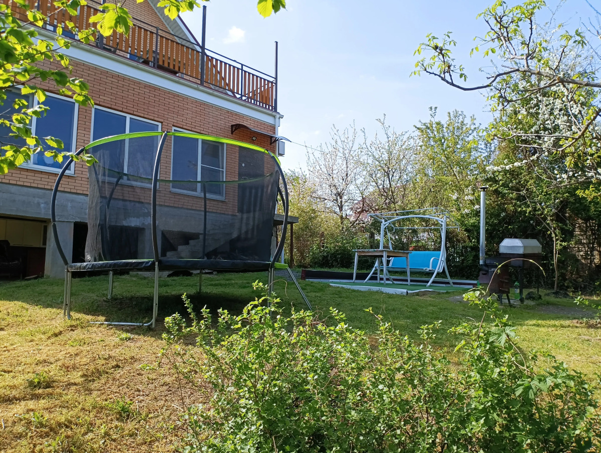 Частный дом  с открытой террасой