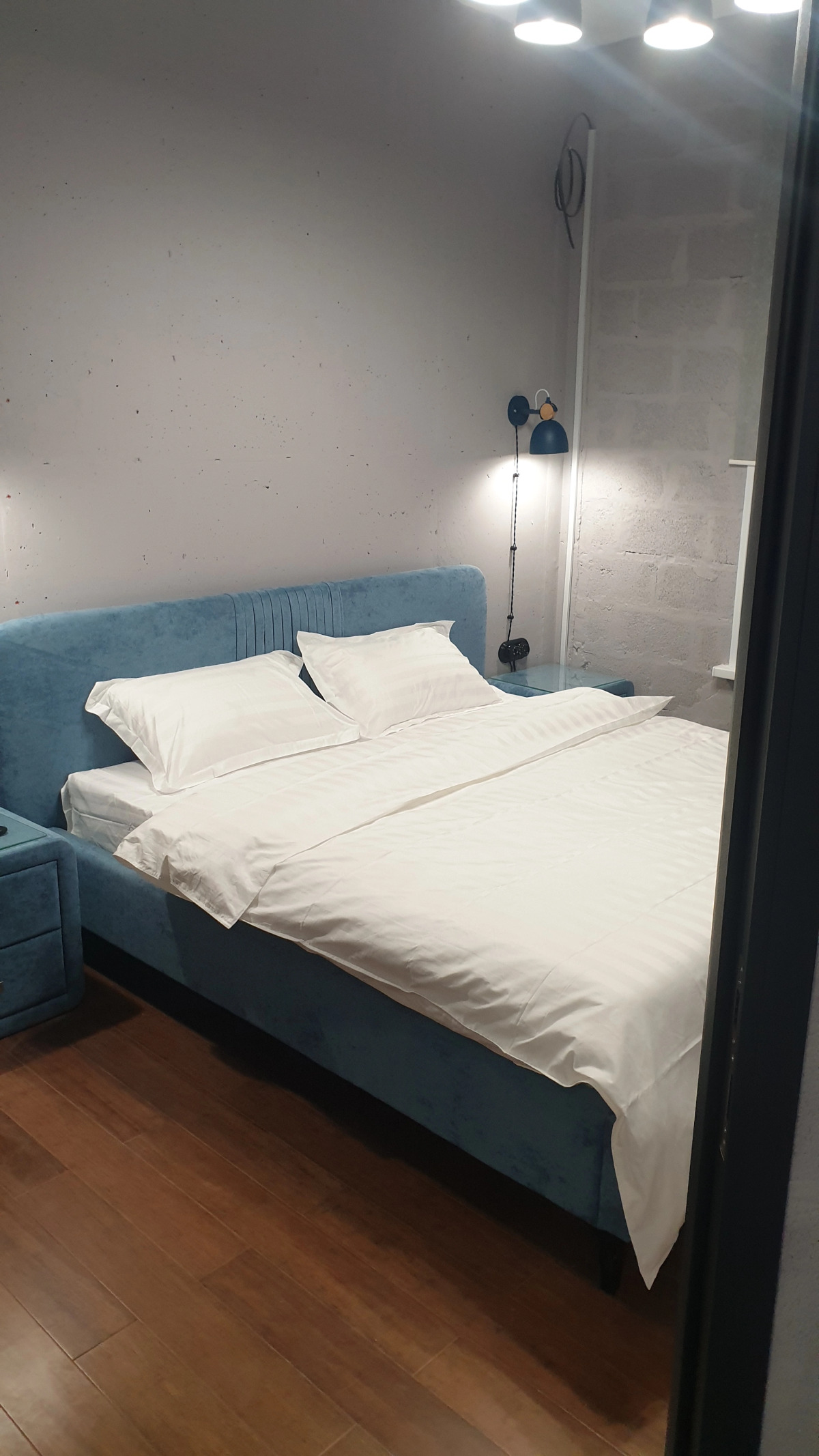 Апартаменты Green Lamp Downtown