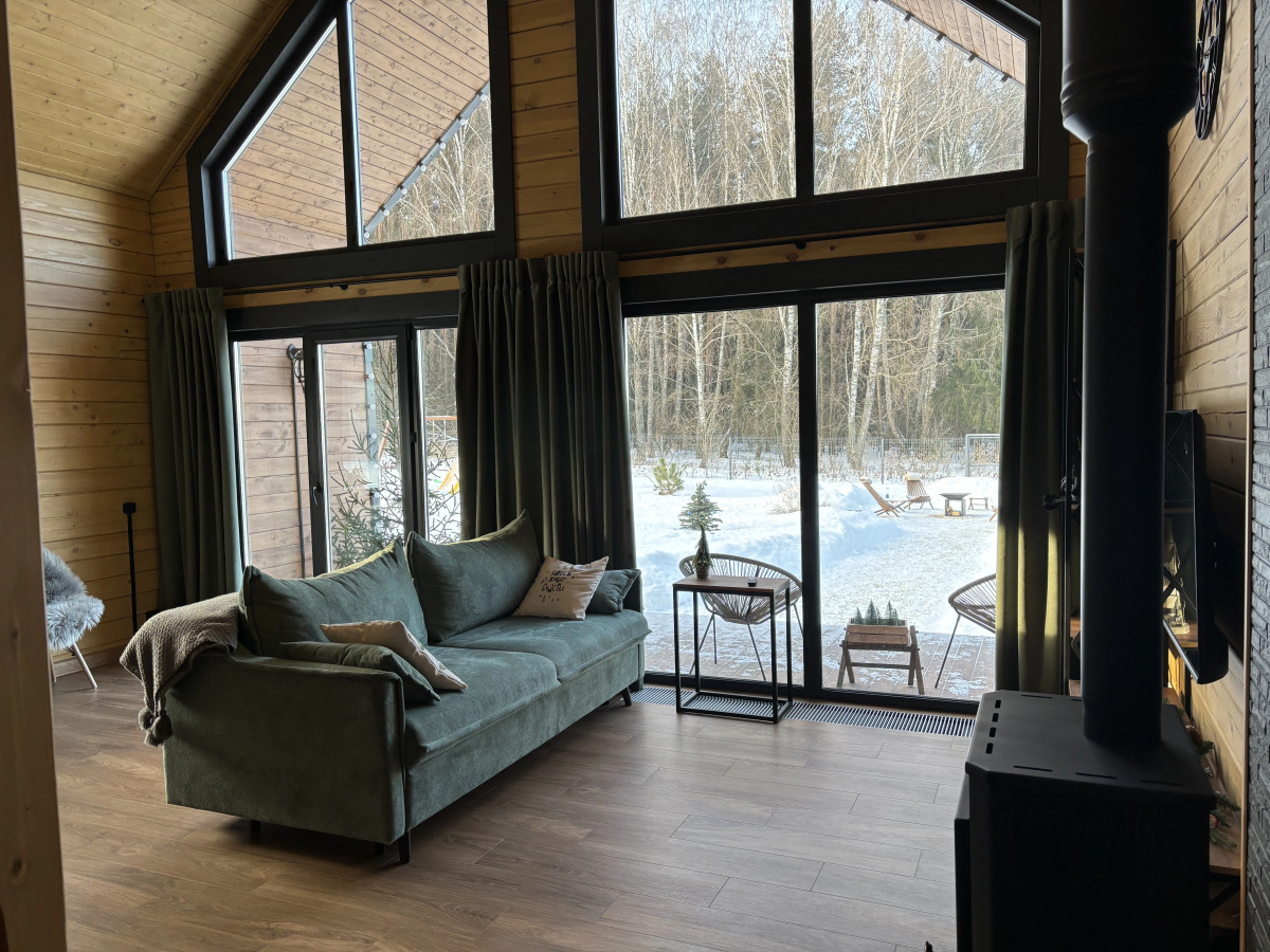 Дом с Камином и Панорамными Окнами