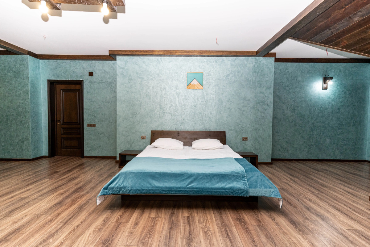 Отель Крокус