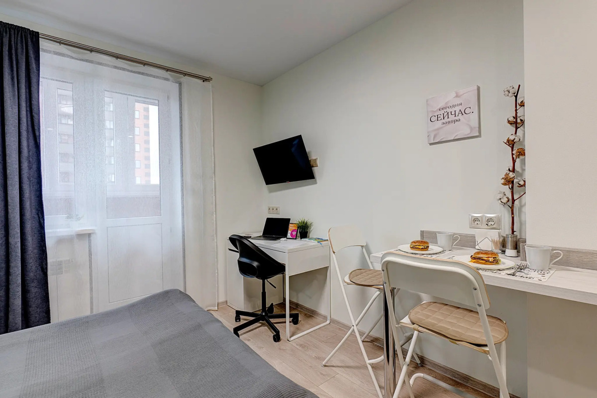 Апартаменты на Сергея Есенина 10