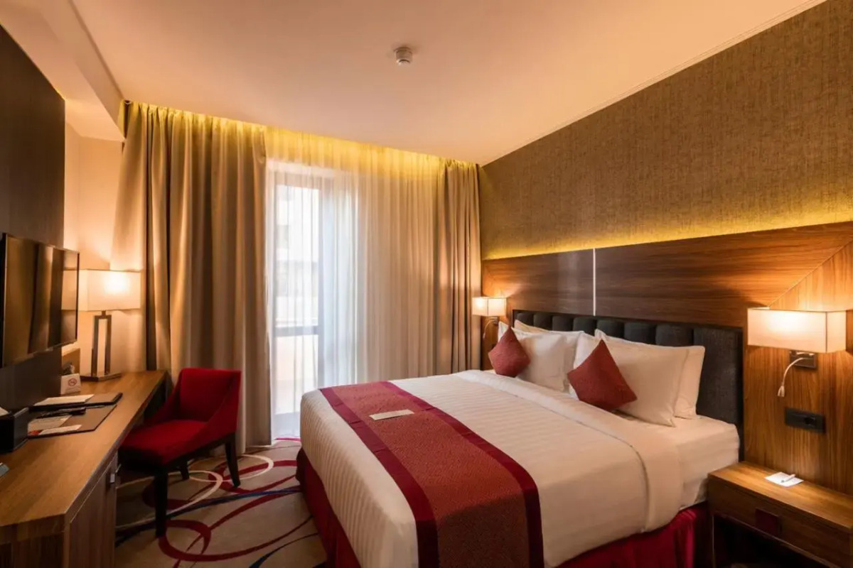 Отель Ramada and Suites by Wyndham Yerevan