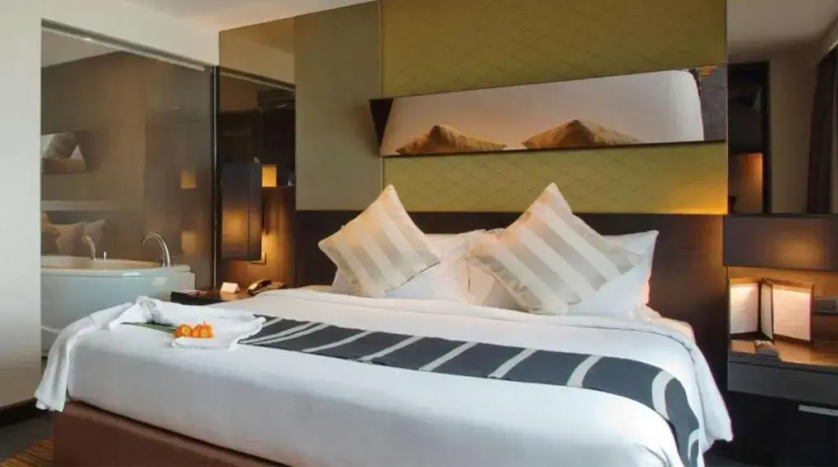 Отель Golden Tulip Mandison Suites