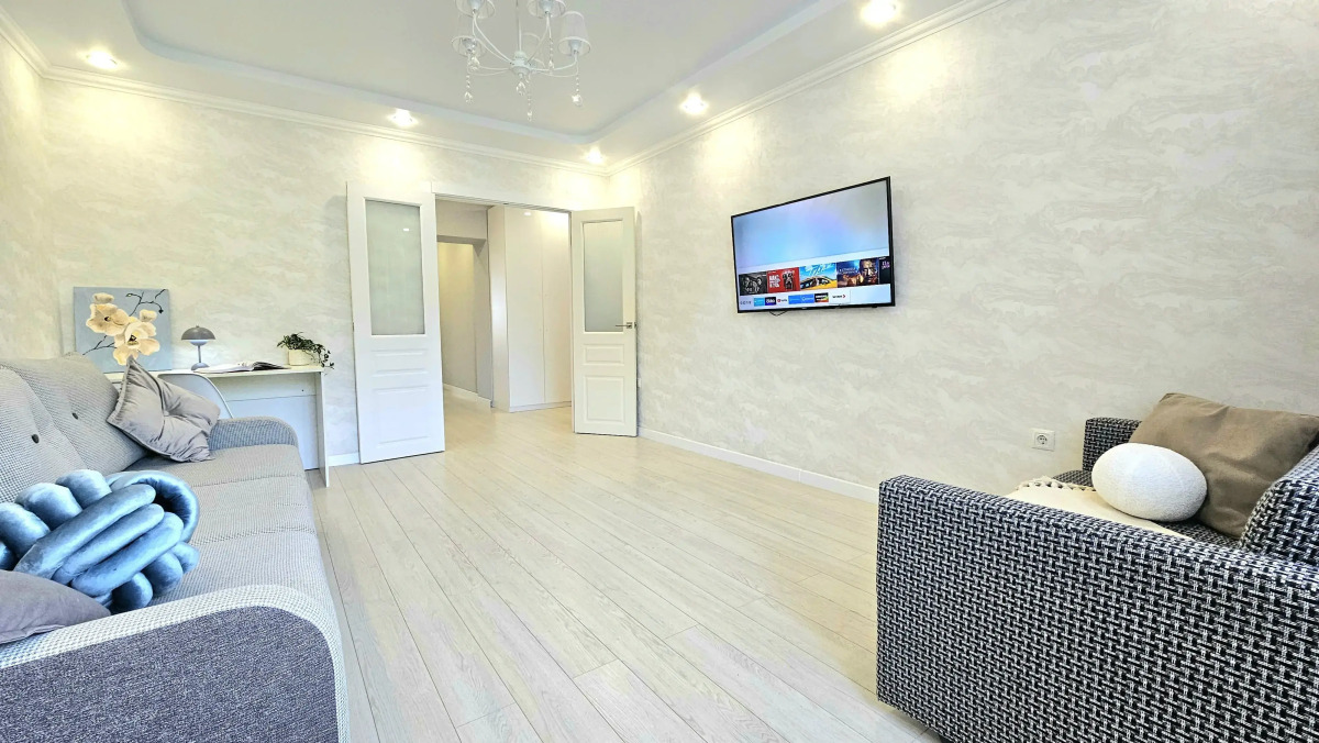 Квартира Urban Apartments 2-х комнатная рядом с метро и базой отдыха у леса