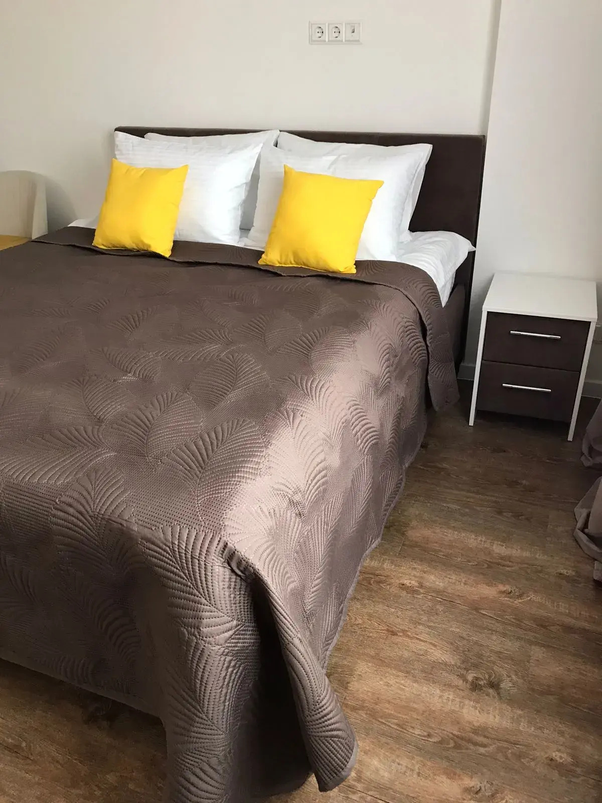 Sunny Sky Solnechnoye Nebo Apartments