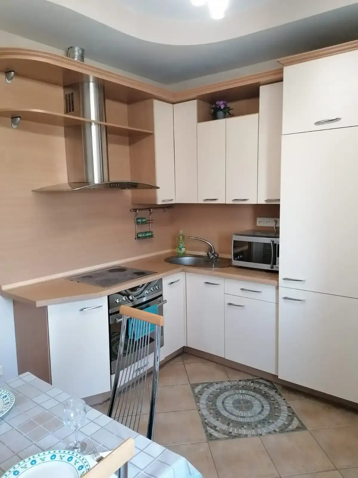 Трёхкомнатные апартаменты на Маршала Чуйкова