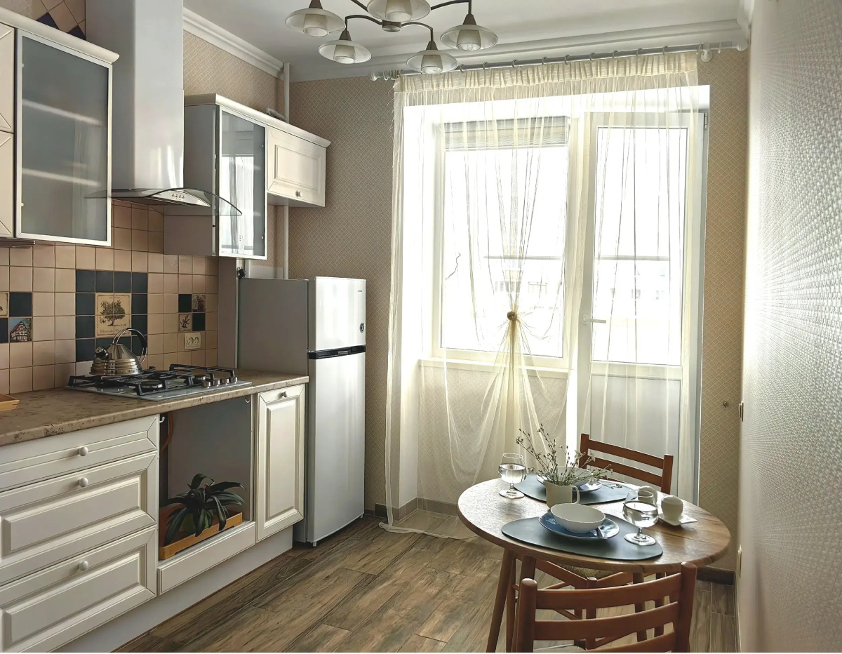 Апартаменты Стоп. Снято! с лоджией-кабинетом