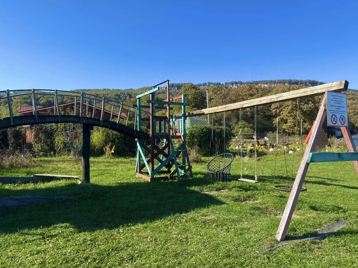 Thach from Travel Hotels Entourage