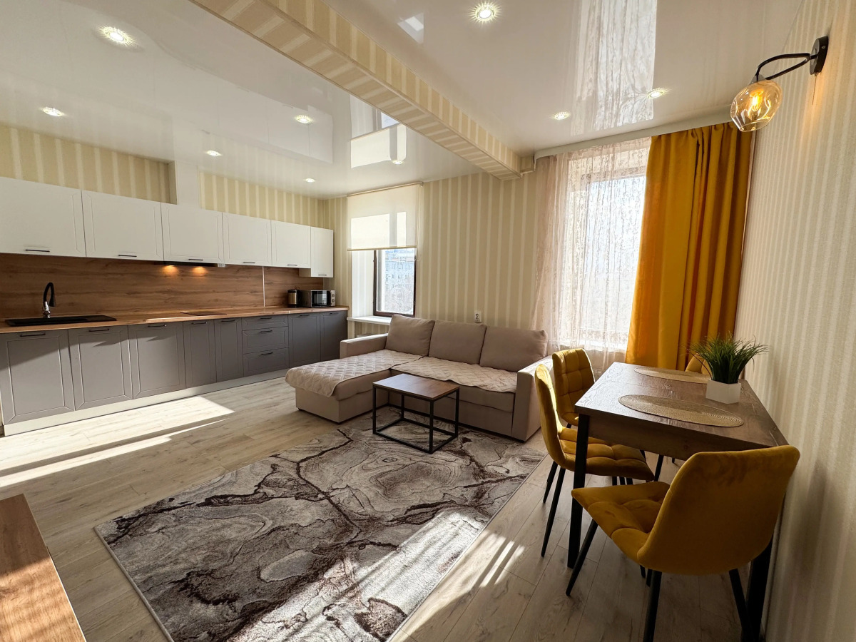 Квартира 2-комнатная на Октябрьской 3