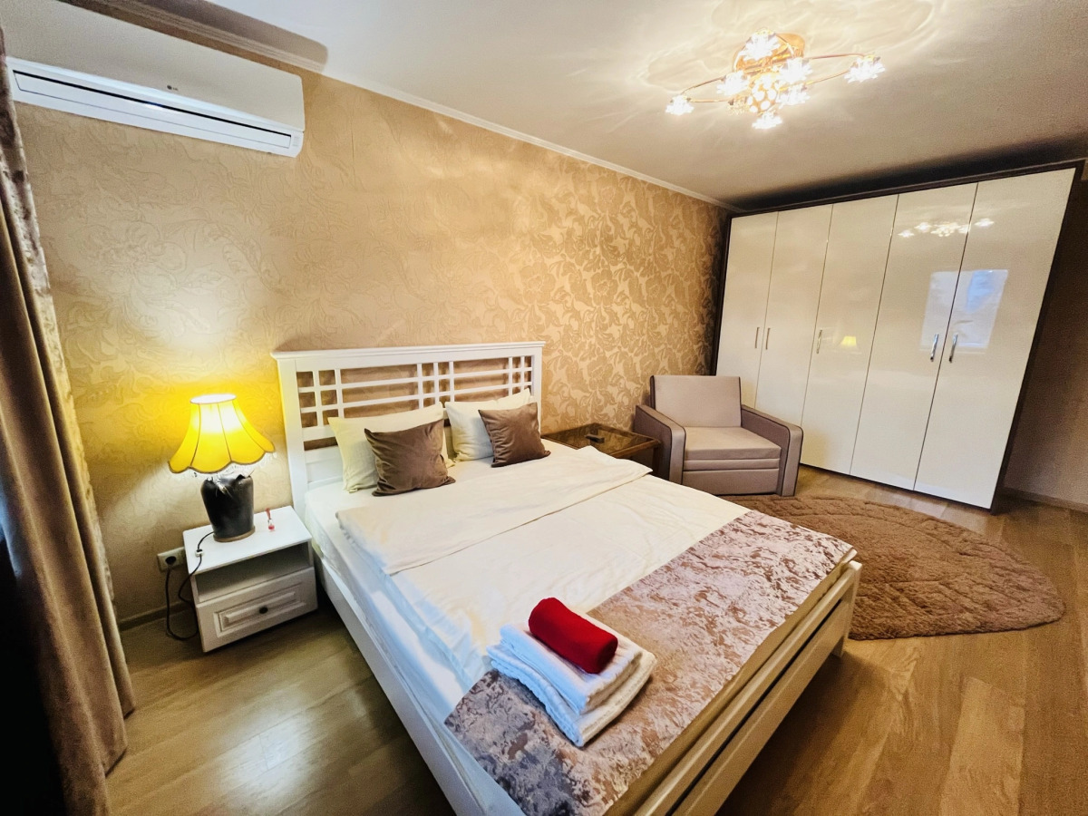 Апартаменты на Площади Ленина