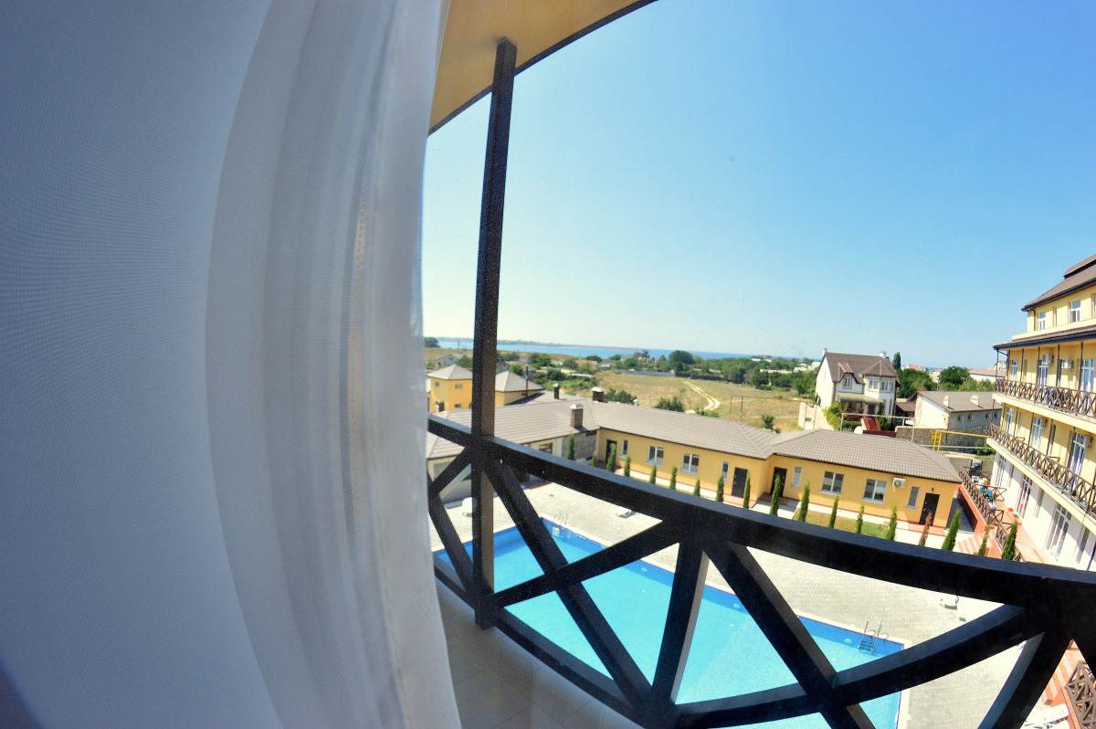 Отель Черноморский